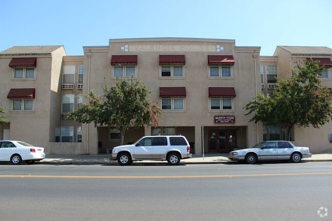 Building Photo - 248 N Valencia Blvd Unit VAL Rental