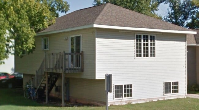 Spacious 5-Bedroom, 2-Bathroom House for Rent - Spacious 5-Bedroom, 2-Bathroom House for Rent
