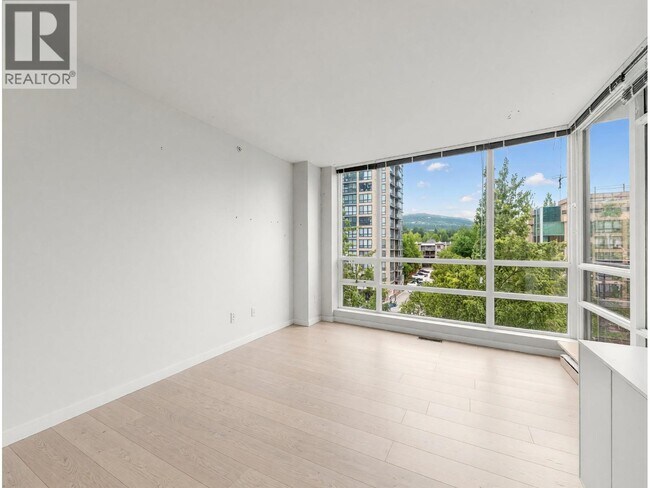 2968 Glen Dr Unit 605