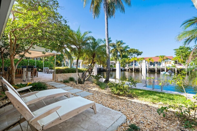 Building Photo - 2809 NE 25th St