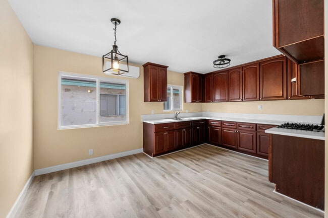 Photo - 4317 W 120th St Unit E