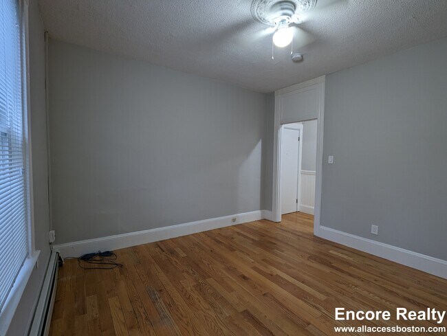 Photo - 25 Portsmouth St Unit 1R