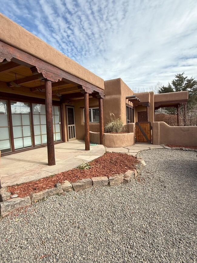 Historic Adobe Home w/gorgeous grounds - 3... - Historic Adobe Home w/gorgeous grounds - 3...