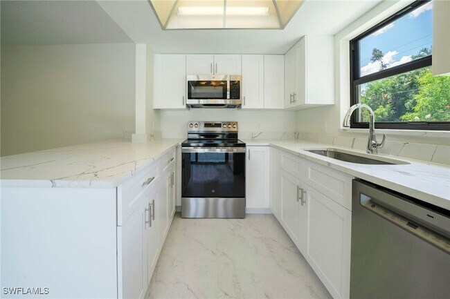 Building Photo - 17455 Overhill Dr Rental