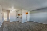 1BR, 1BA - 650 SF - Living/Dining Area