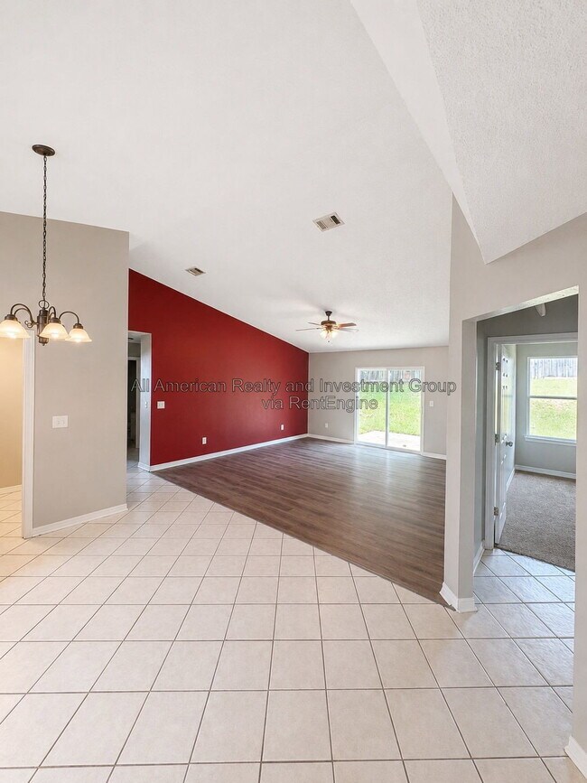 Photo - 216 Lustan Dr