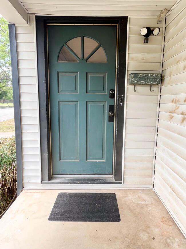 Photo - 702 N 13th St