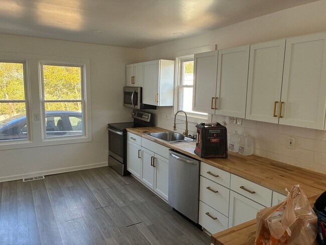 Photo - Fully Renovated 2-Bedroom Home with Huge Yard in Ferguson!