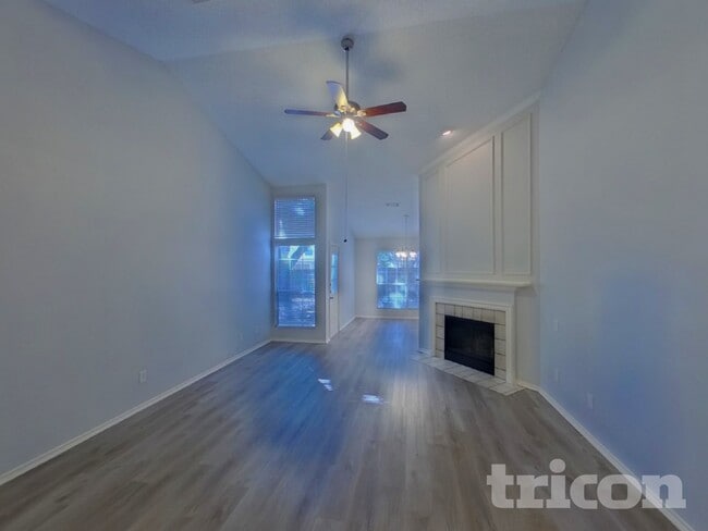 Photo - 2601 Country Creek Ln