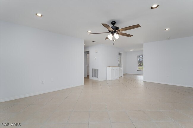 Photo - 180 Cypress Way E Unit B212