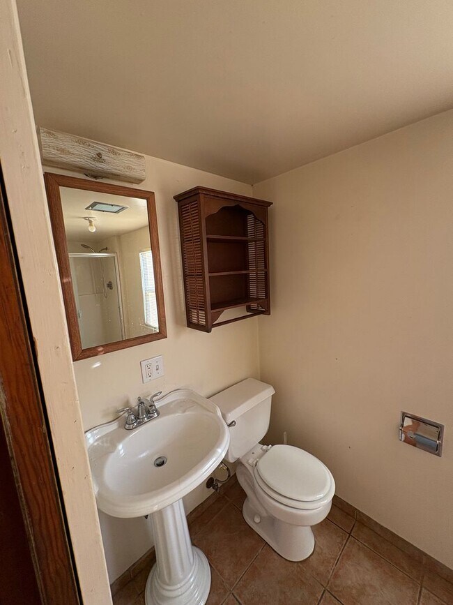 Photo - California St Unit A