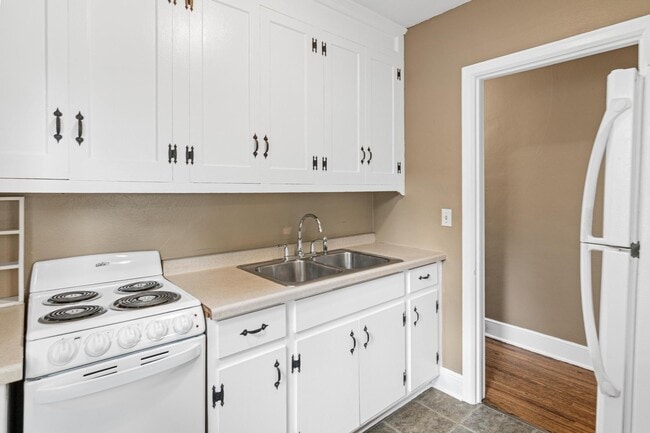 Photo - 1759 Pleasant St Unit 1