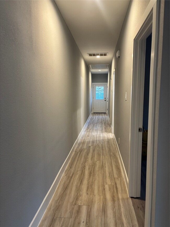 Photo - 339 Owens St