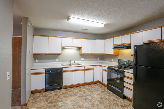 3BR, 1BA - 1258 SF