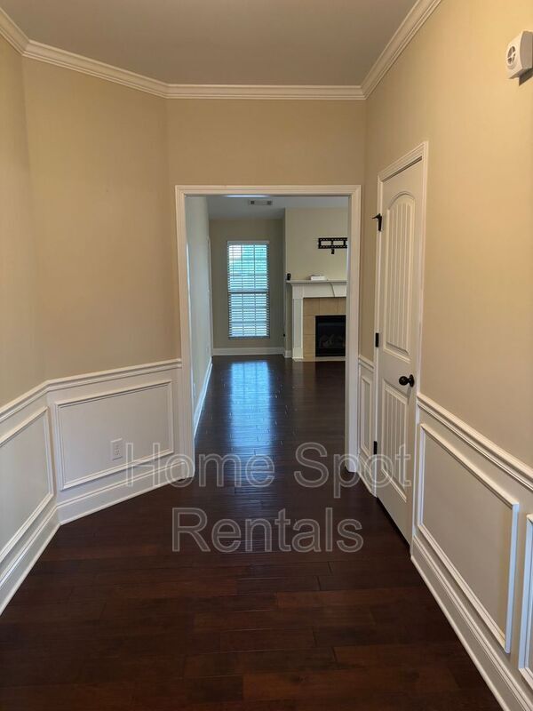 Photo - 4811 Lost Creek Dr