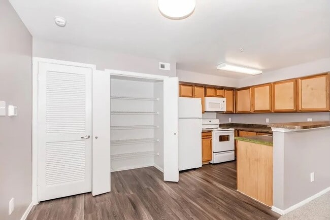 Photo - 12151 N Interstate Hwy 35 Unit C