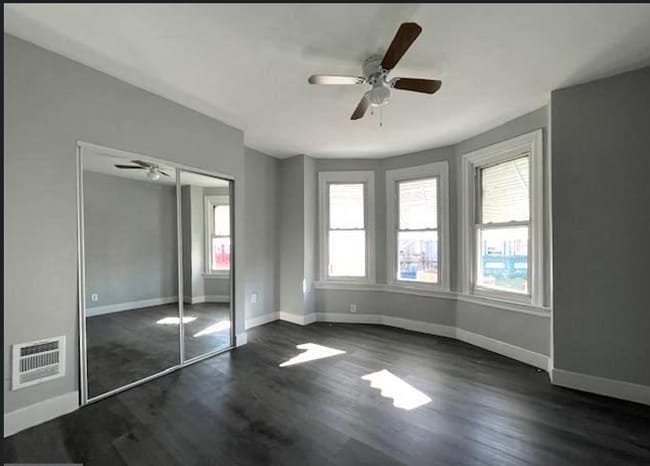 Building Photo - 2437 W Toronto St