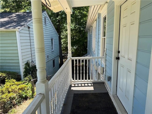 Photo - 689 Berne St SE Unit B