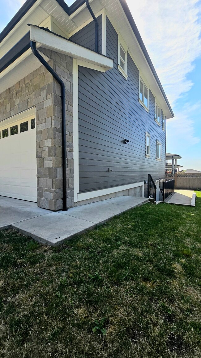 13633 Blaney Rd