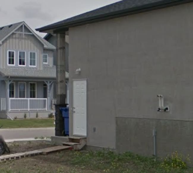 Building Photo - 5663 Vedette Rd