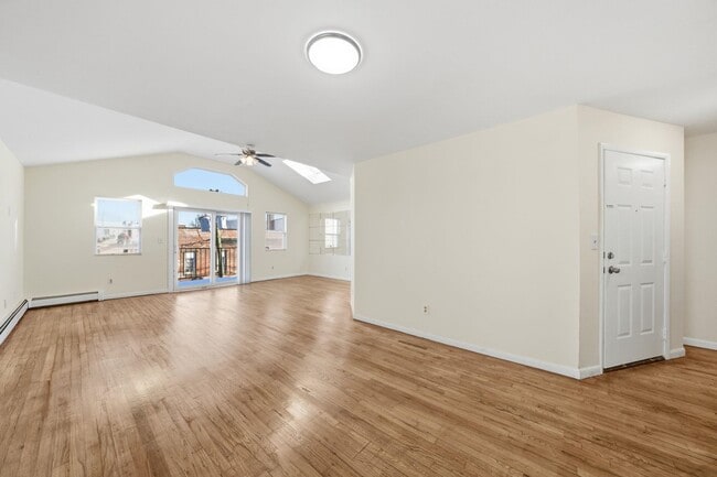 Building Photo - 191 Griffith St