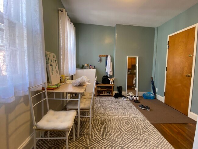 Photo - 2010 Sansom St Unit 3W