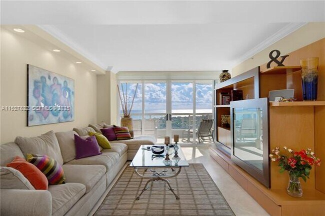 Building Photo - 21055 Yacht Club Dr Unit 21055 Yacht Club Dr  2310