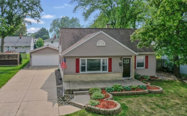 Photo - 1071 Kenwood St