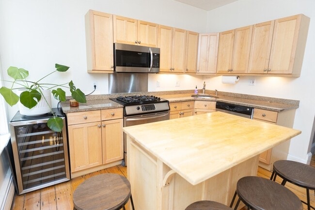 Photo - 29 Monument Sq Unit 2