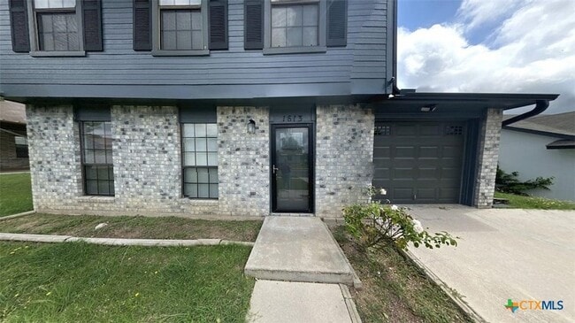 1613 Bobby Lee Dr