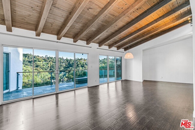 Building Photo - 3476 Troy Dr