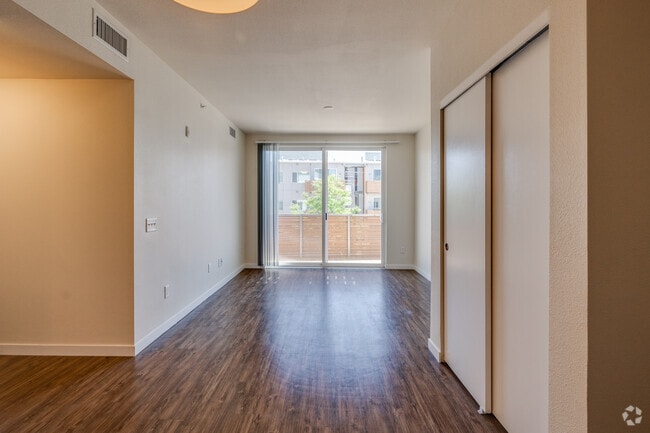 2 BR, 2 BA - 1,161 SF