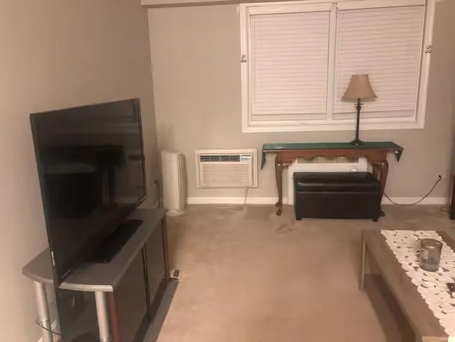 Photo - 4360 N Pershing Dr Unidad 1