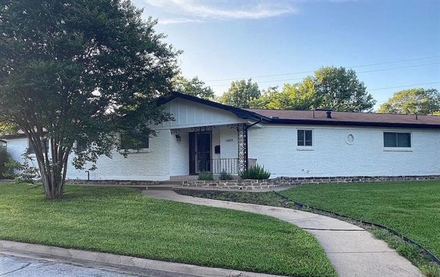 Photo - 4809 Blaney Ave