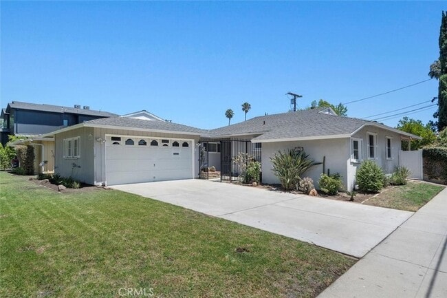 Building Photo - 5210 Ventura Canyon Ave Rental