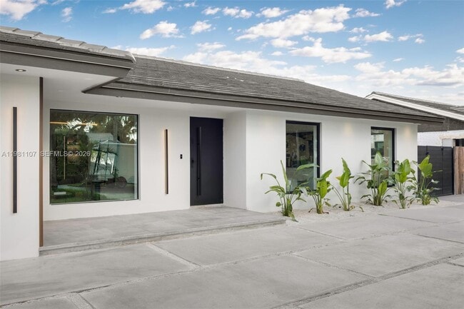 Building Photo - 21480 Highland Lakes Blvd