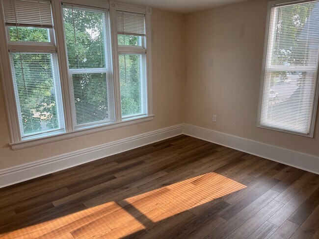 Photo - 2025 W Mallon Ave Unit B