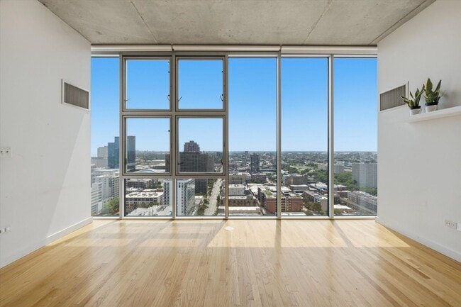 Photo - South Loop Condo 2BR + Garage Parking Included