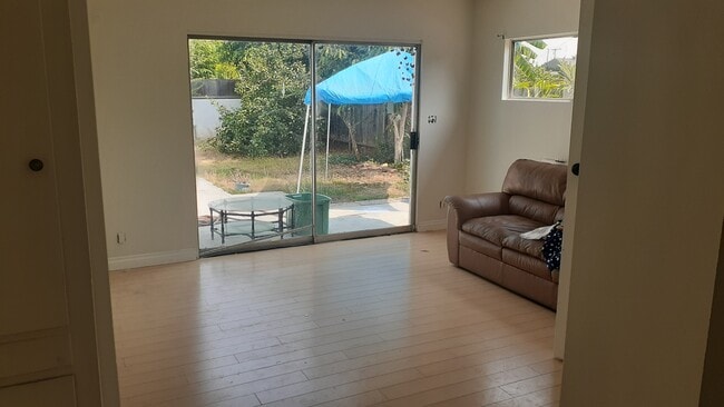 Photo - 1400 E Marshall Pl