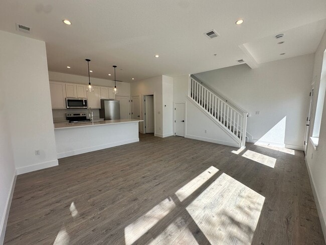 585-150 - 585-150 Apartment Unit 9