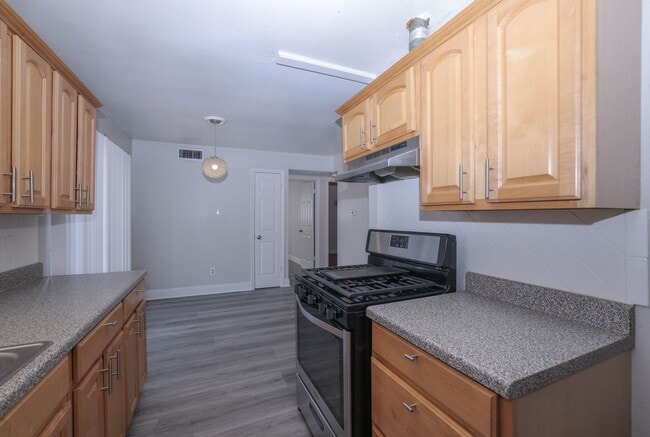 Building Photo - 9834 Denning Dr