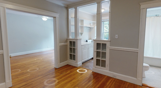 Building Photo - 101 Chelsea St Unit U2 3-bed 2 Rental