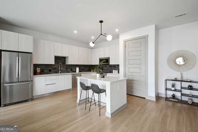 Photo - 1050 Howell Mill Rd Unit 02