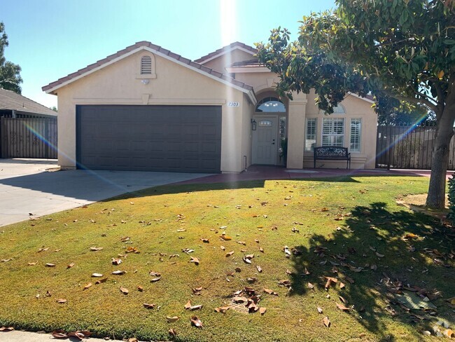 Building Photo - Beautiful home in SW Bakersfield W/Solar a...