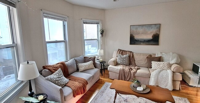 Photo - 143 Hillside St Unit 2