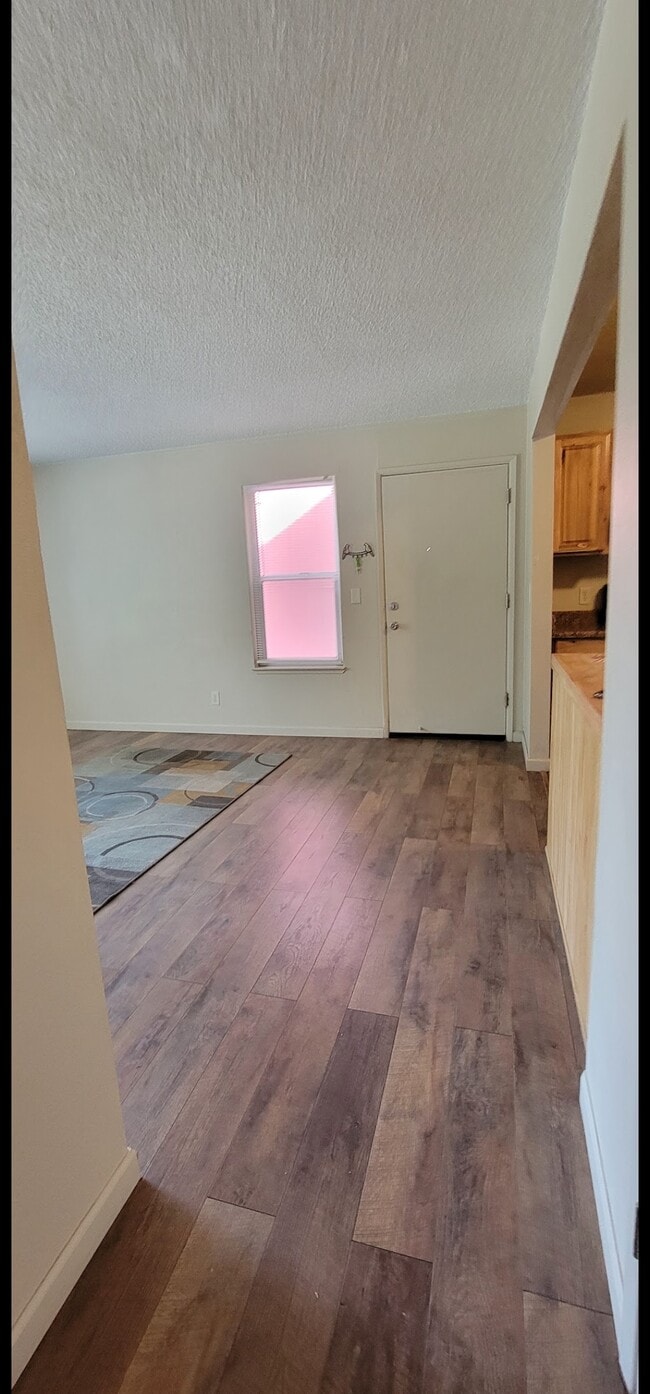 Photo - 1200 T A Riordan