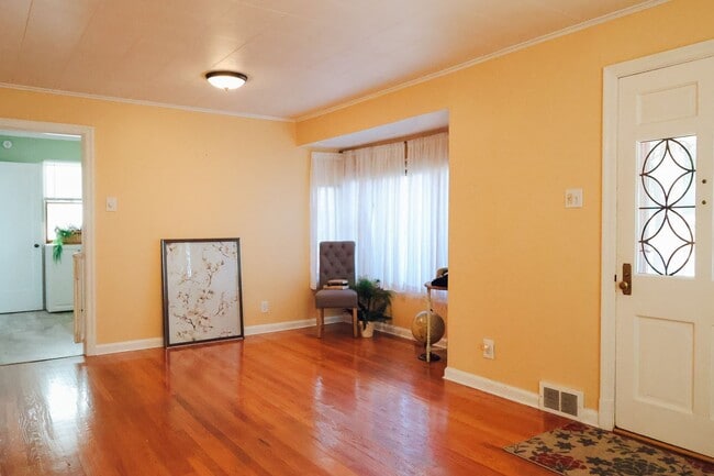 Photo - Brentwood Cottage for Lease