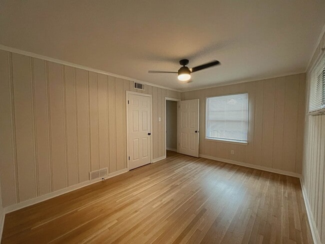 Photo - 456 Sharon Dr