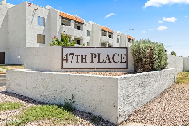 Building Photo - 4730 W Northern Ave