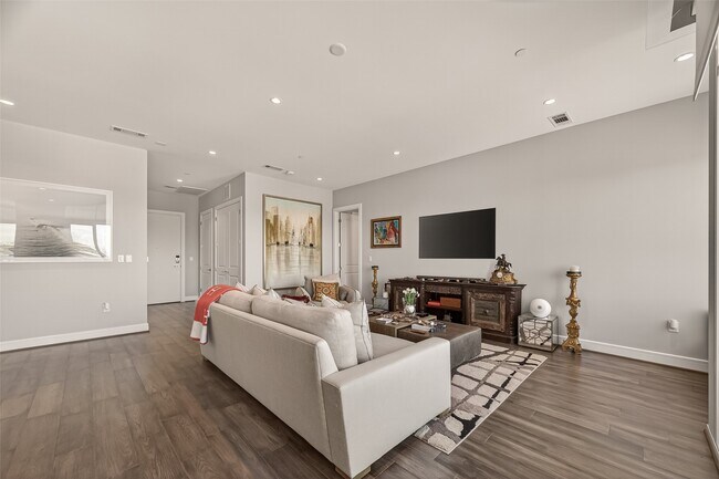 Photo - 4521 San Felipe St Unidad 2602